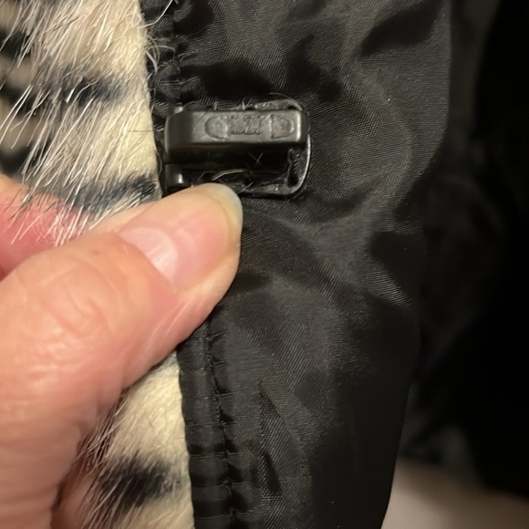 Betsy Johnson Faux Fur long vest with belt size xs - Picture 4 of 5